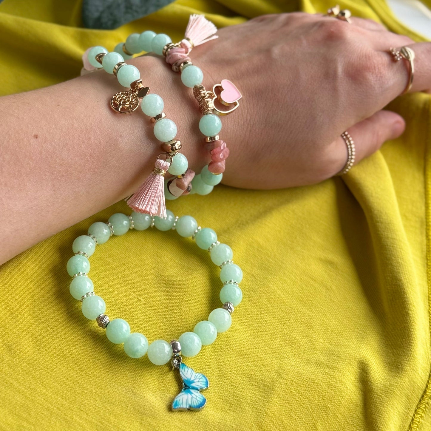 Mint Romance – Natursteinarmband mit Herz-Anhänger