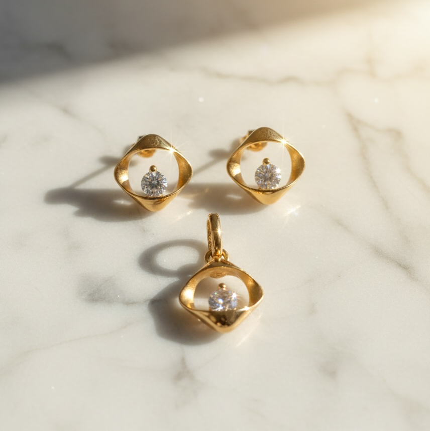 925 Silber Schmuckset Vergoldet mit Zirkonia im Rauten-Design – Anhänger & Ohrringe
