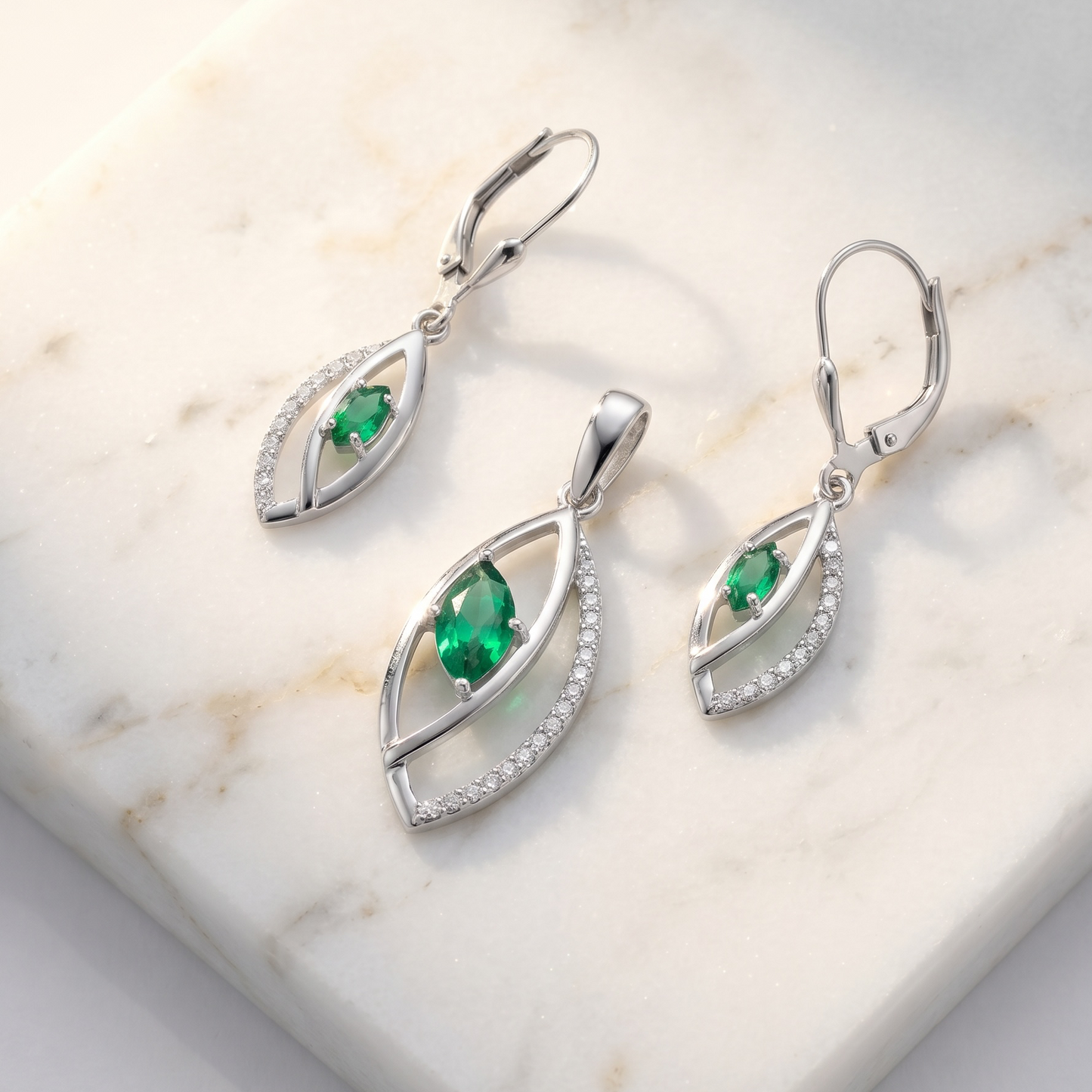 925 Silber Schmuckset mit Glas-Smaragdgrün und Zirkonia – Anhänger & Ohrringe