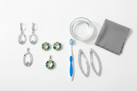 925 Silber Schmuck pflegen – So bleibt dein Silber glänzend
