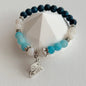 Blue Lagoon Rochen-Armband – Crackle-Natursteinperlen in Dunkelblau, Hellblau und Weiß mit Rochen-Anhänger