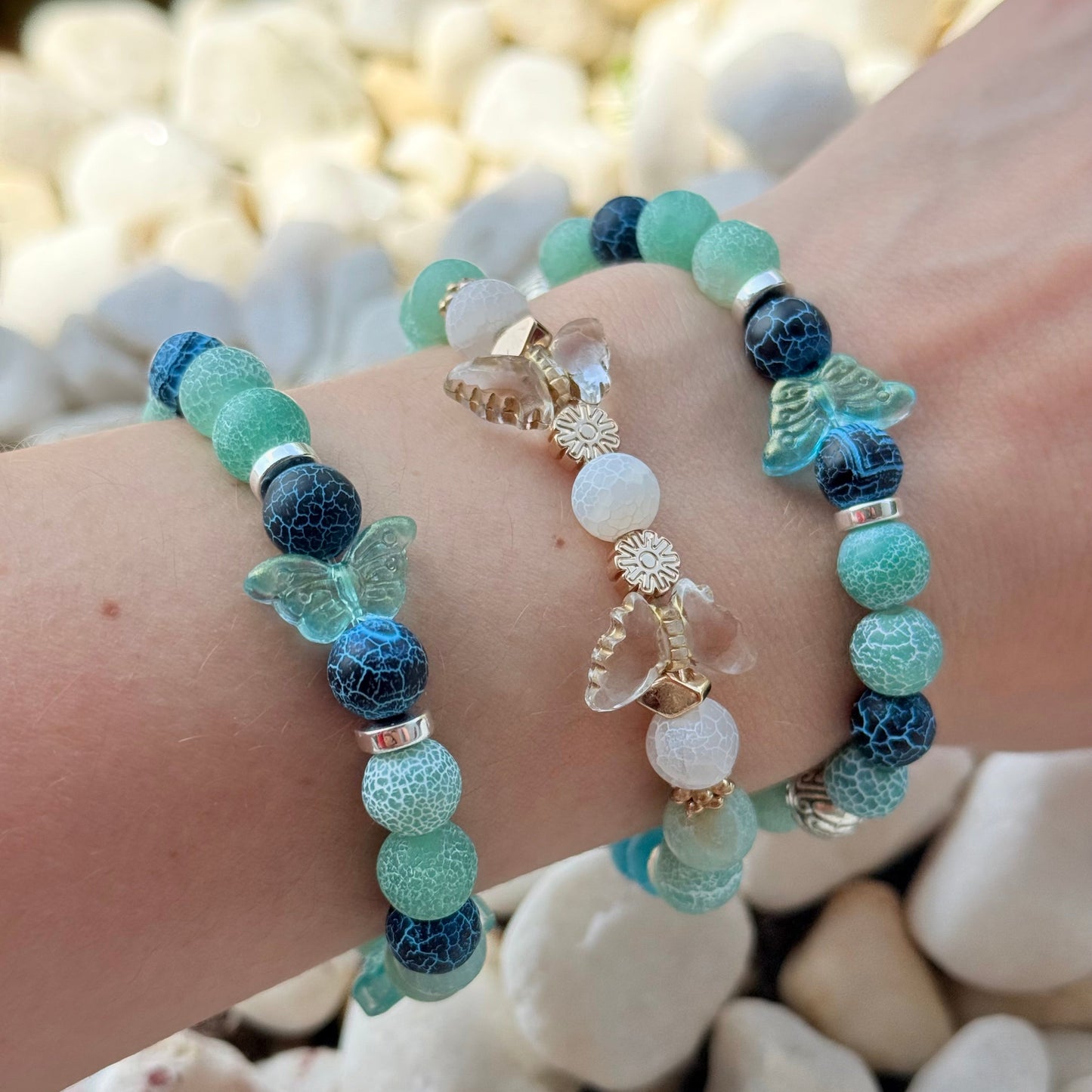 Ocean Butterfly – Armband mit Naturstein und Glas-Schmetterling