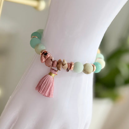 Naturstein-Armband Mint & Rosa mit Natursteinsplittern – Seitenansicht