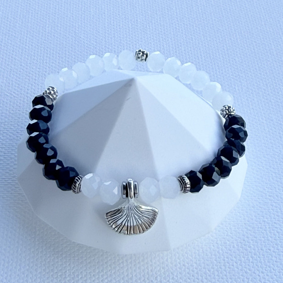Schmuckset in Nachtblau & Weiß mit Gingkoblatt-Anhänger