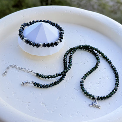 Grünes Kristallperlen-Schmuckset mit Walflossen-Anhänger
