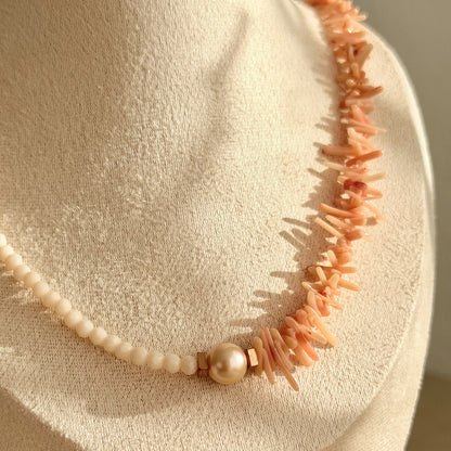 Coral Blush Halskette mit Süßwasserperle